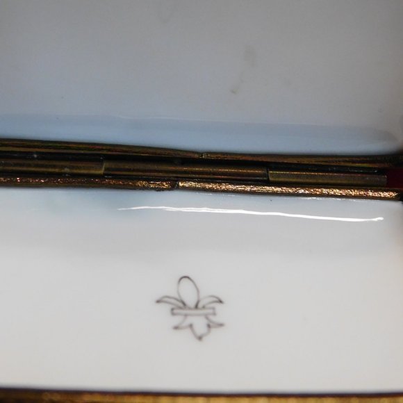 Limoges Pays De La Loire France Trinket Box - Picture 7 of 7